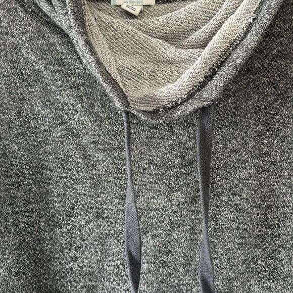 Women’s funnel neck pullover - Picture 3 of 3